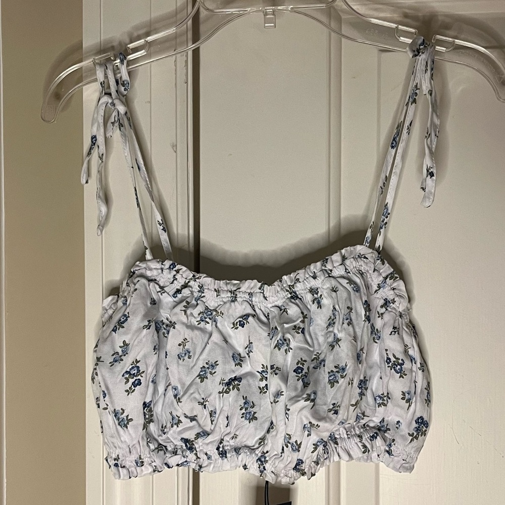 new Garage white cropped tank top with flowers and tag